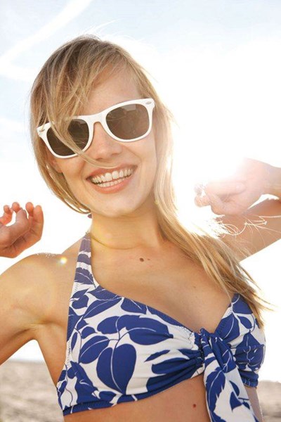 Obrázky: Sluneční brýle s UV ochranou v bílé obrubě, Obrázek 3