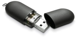 Obrázky: Infocap černý oválný USB flash disk, poutko 64GB