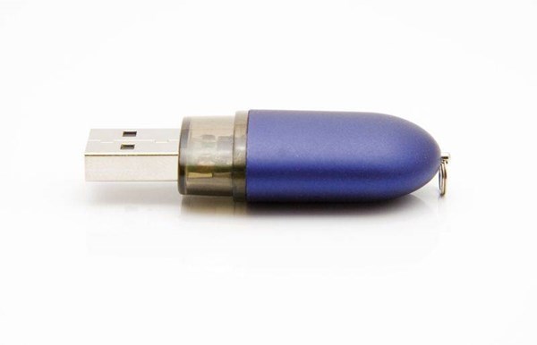 Obrázky: Infocap modrý oválný USB flash disk s očkem, 2GB, Obrázek 3